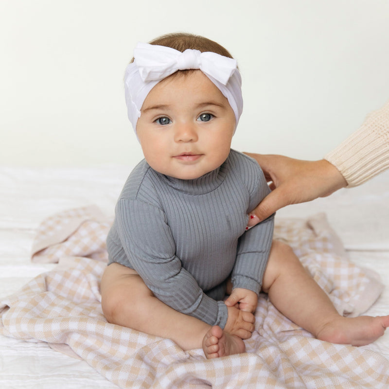 Checkered Organic Knit Baby Blanket – Cozy & Stylish