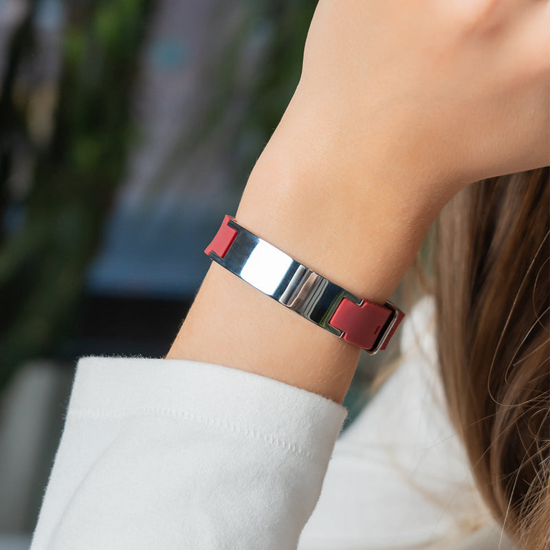 Silicone unisex magnetic power bracelet with energy-enhancing features