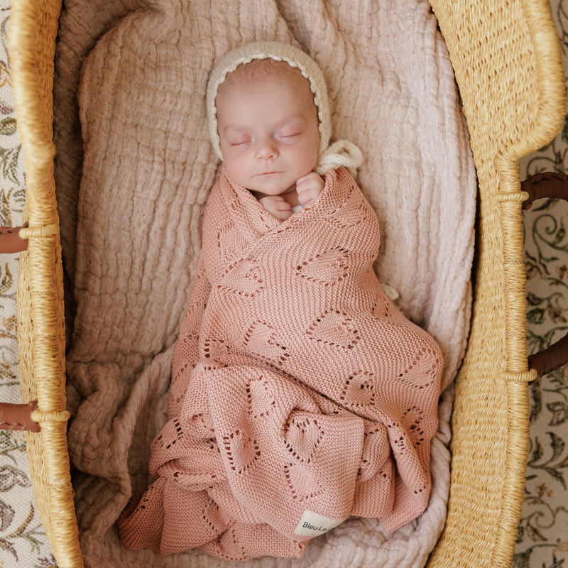 Heart Knit Organic Cotton Baby Blanket – Cozy Comfort