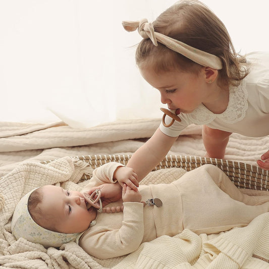 Lulababe Pacifier Set – Pacifier, Clip & Case for Little Explorers