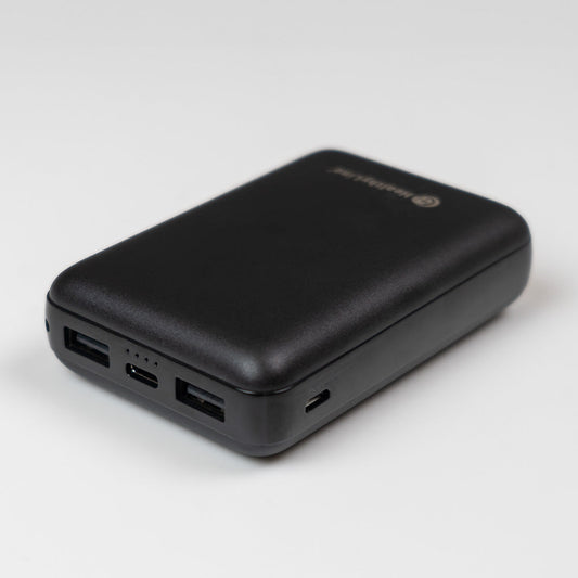 Power Bank 10,000 mAh with direct power through USB adapter, ensuring convenient and versatile use