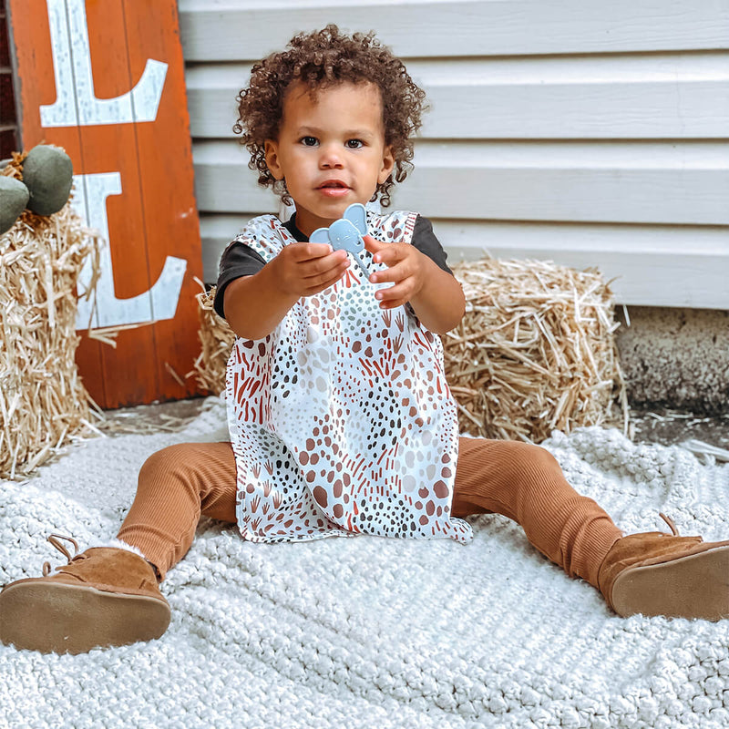 BapronBaby® Bapron in Wild / Bib + Apron That Safely Ties Around the Body