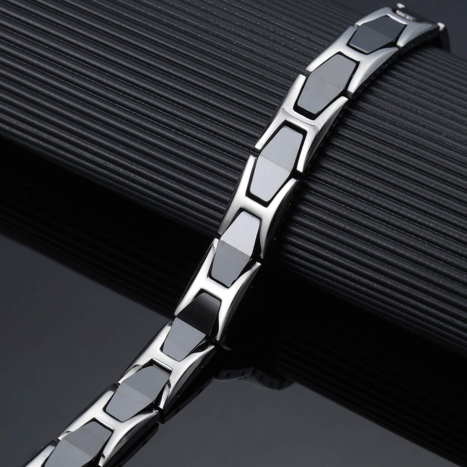 Black-and-silver-magnetic-bracelet-for-men-and-women