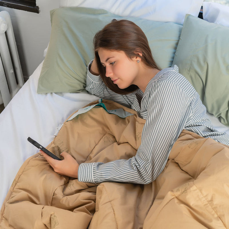 Natural Camel Hair 300 GSM Winter Comforter for Warm and Cozy Nights