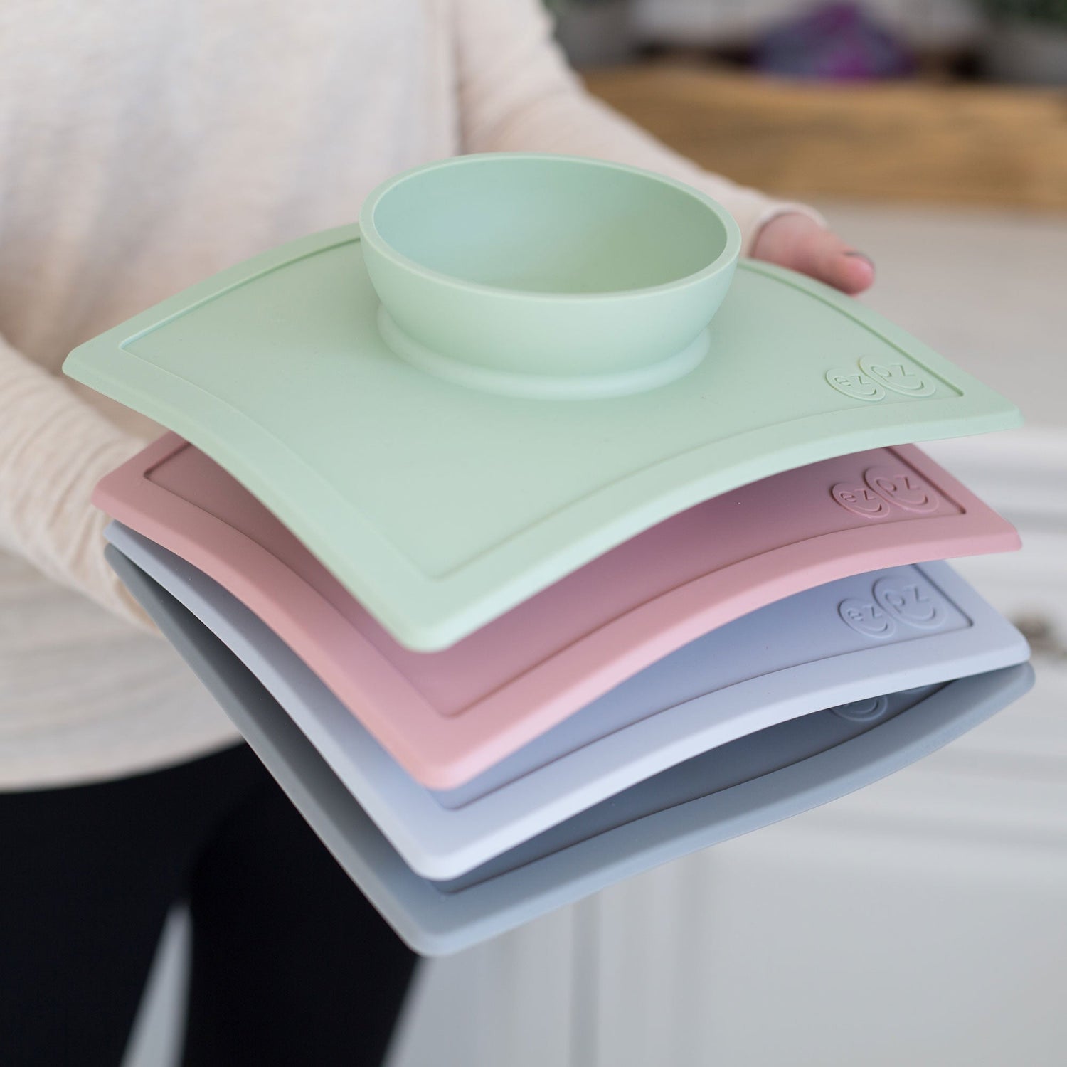 Happy Bowl – Self-Feeding Made Simple for Babies & Toddlers by ezpz