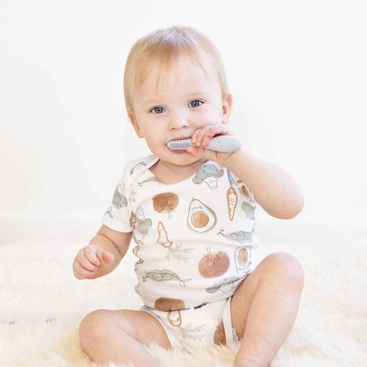 ezpz baby led toothbrush and sensory tongue depressor in pewter gray #color_pewter
