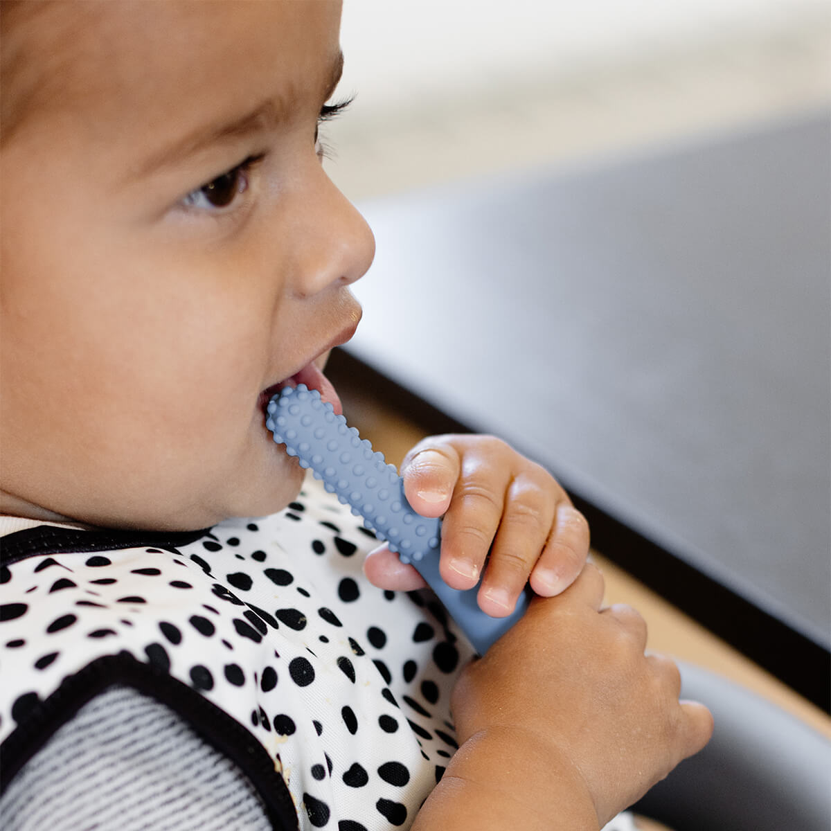 Pre-feeding set by ezpz in indigo blue includes the tiny pops (popsicle molds) and oral development tools (silicone teethers) #color_indigo
